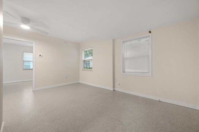 Building Photo - 308 Ohio Pl