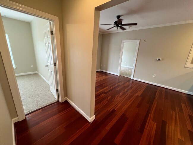 Building Photo - 2808 Bloomfield Ln