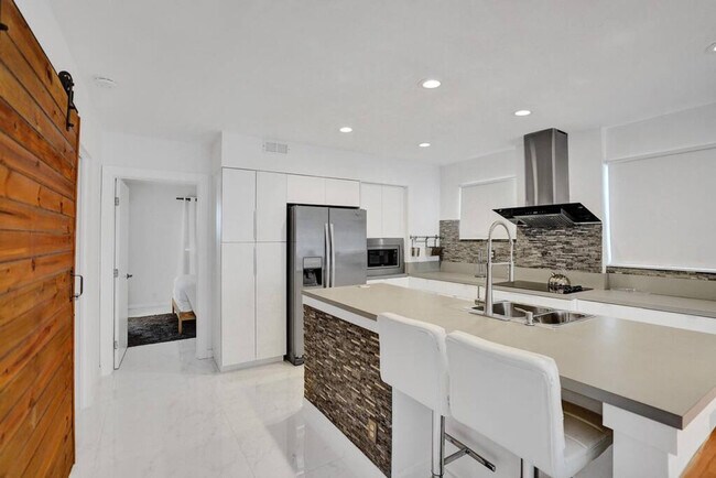 Foto del edificio - 3215 NE 7th St
