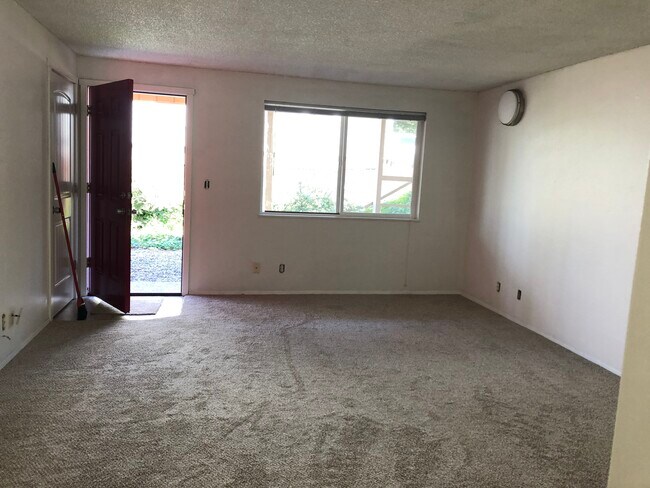 Living Room from Kitchen - 1948 Harris St