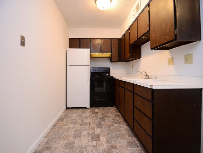 Building Photo - 311 E Spruce St