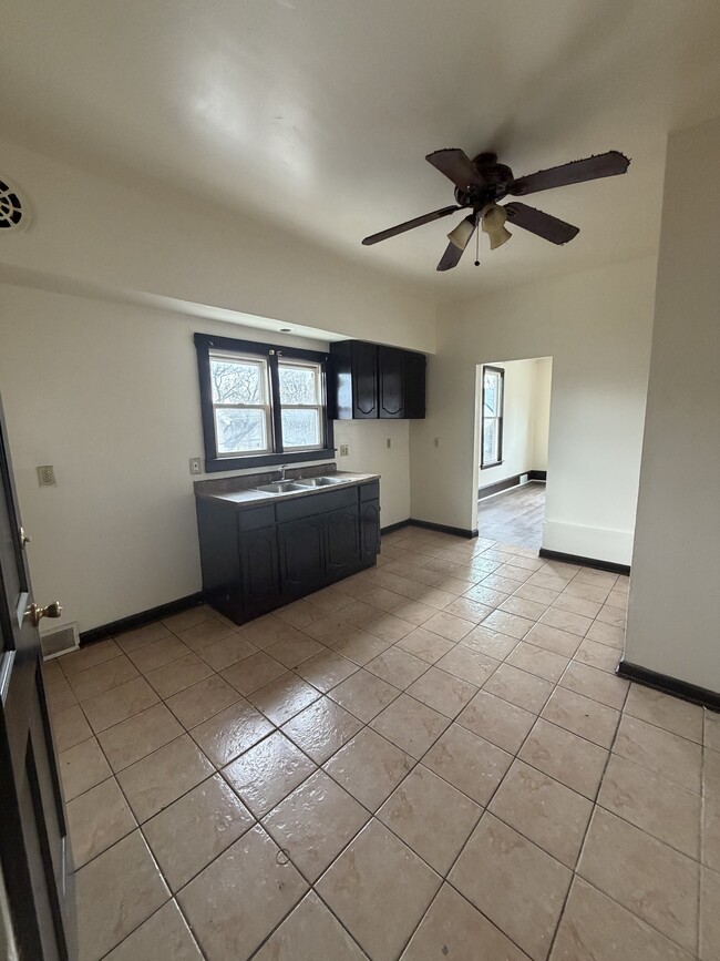 Building Photo - 3118 N 21st St