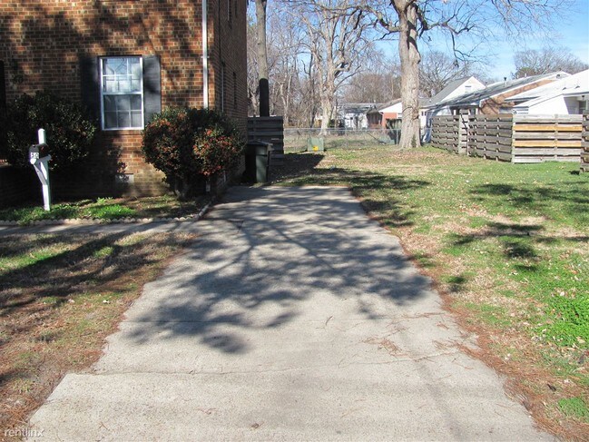 Building Photo - 111 Ransone St