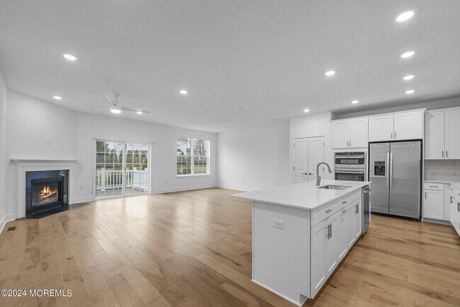 Building Photo - 505 Pilot St