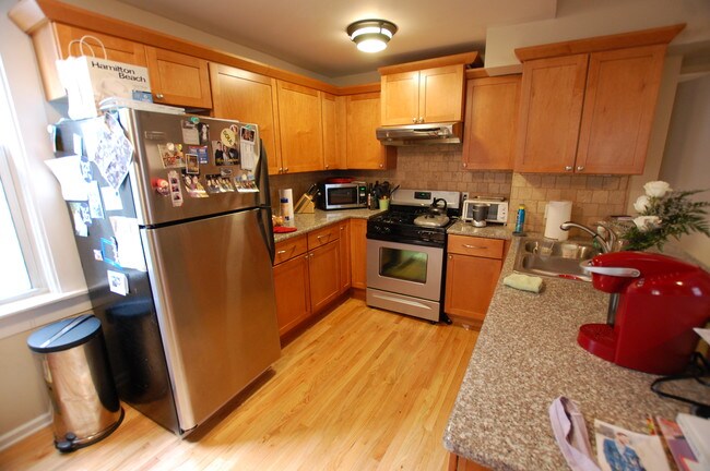 Foto del edificio - 3037 N Southport Ave