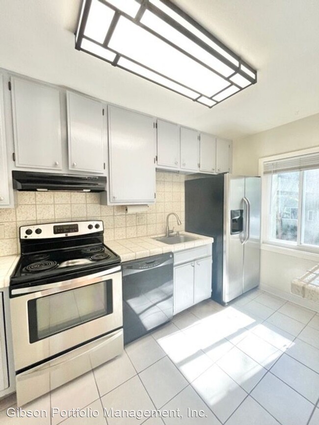 Foto del edificio - 2 br, 1 bath House - 155 N El Camino Real #5