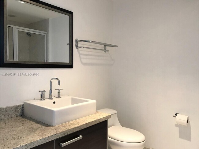 Foto del edificio - 185 SW 7th St