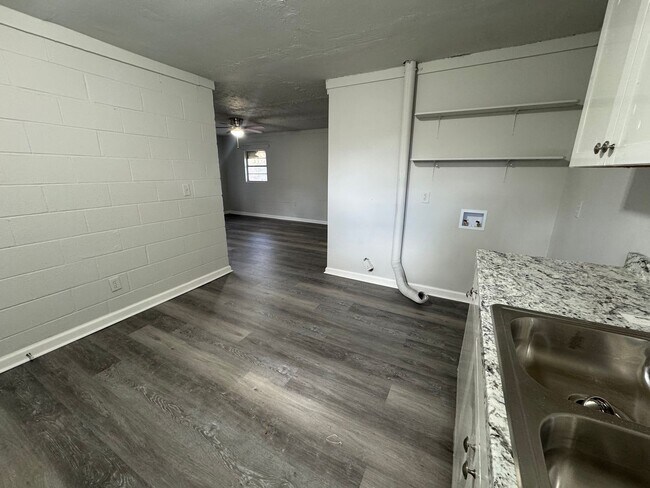 Foto del edificio - 1521 Radio Springs Rd SW