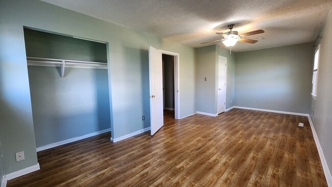 Foto del edificio - 924 Carriage Hill Rd