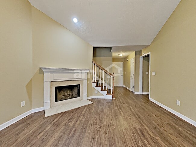 Building Photo - 4005 Strata Dr