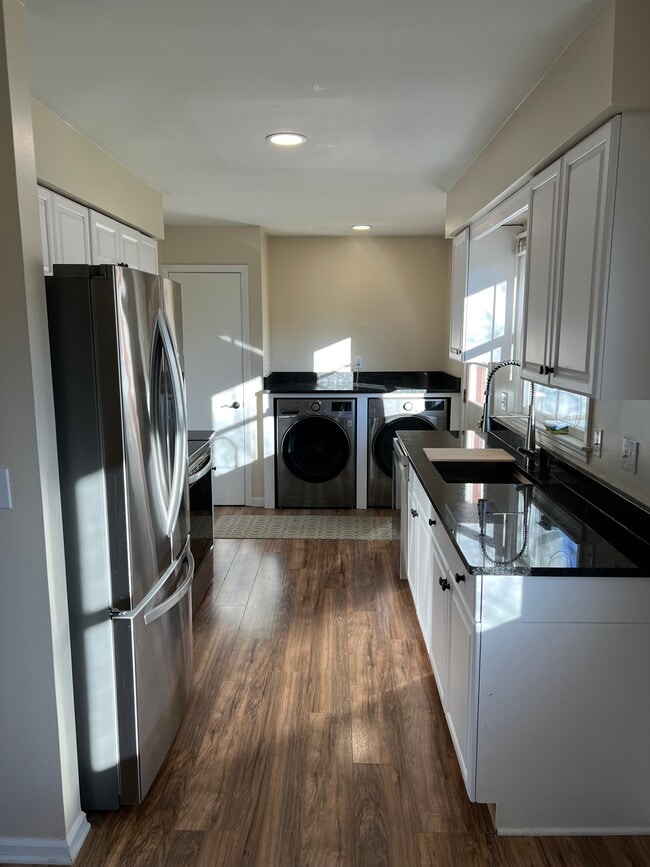 Photo - 813 W Broad St House