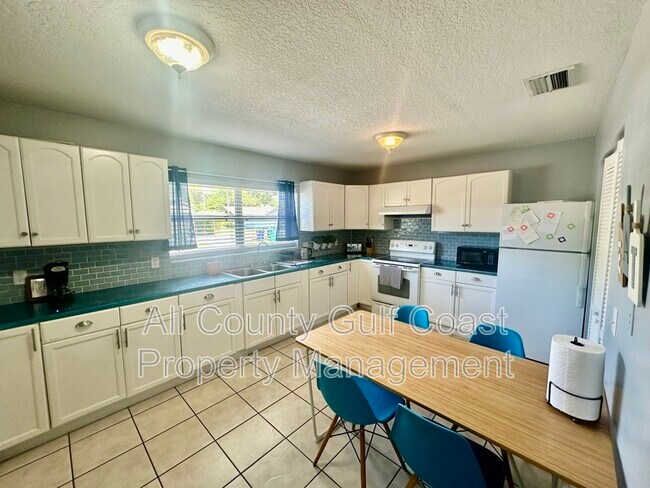 Foto del edificio - 515 15th Ave W