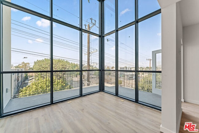Foto del edificio - 3105 Bellevue Ave