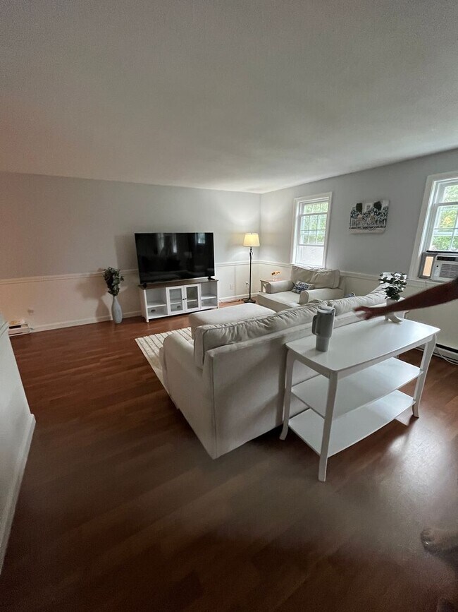 Foto del edificio - Fully updated 2Bd / 2Br Bassett Pond Condo...