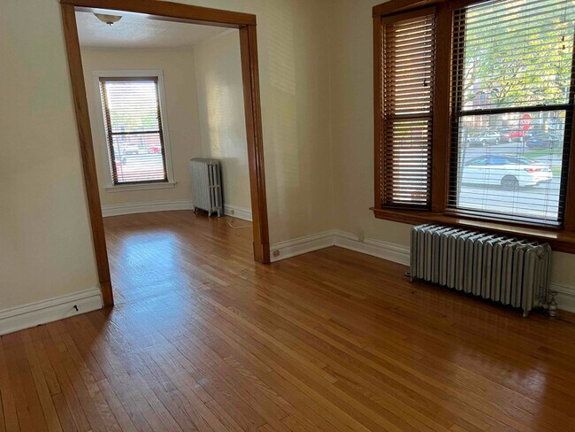 Foto del edificio - 4400 N Greenview Ave