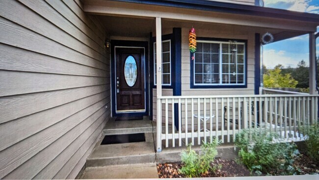 Foto del edificio - AWESOME 3-BDRM, 3-BATH, 2-STORY HOME + WALKOUT BASEMENT! JANUARY 1st MOVE-IN!