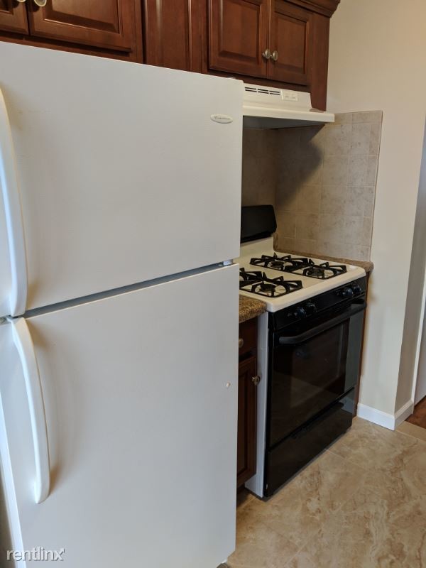 Foto del edificio - 1 br, 1 bath Apartment - 7121 Hylan Boulevard
