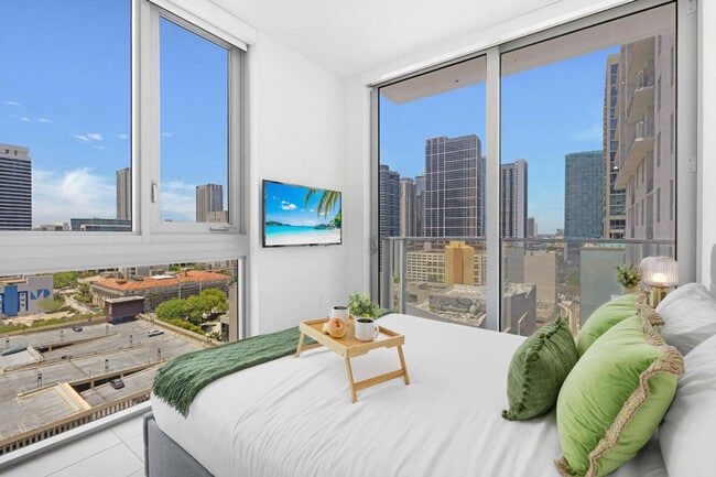 Building Photo - 227 NE 2nd St