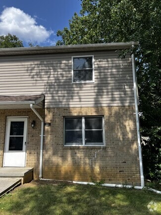 Building Photo - 236 Trimble Ave
