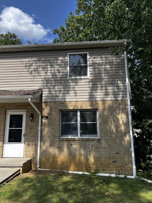 Foto principal - 236 Trimble Ave