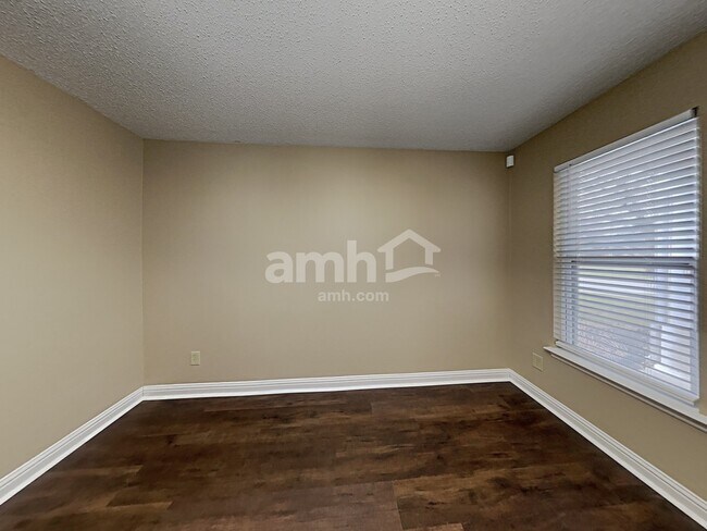 Foto del edificio - 6551 Westland Dr