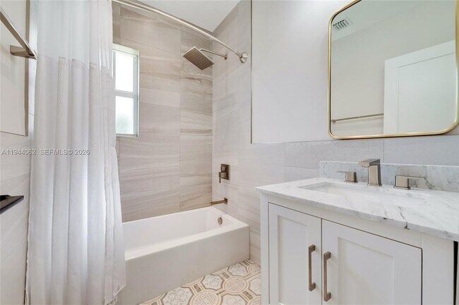 Building Photo - 6356 SW 14th St