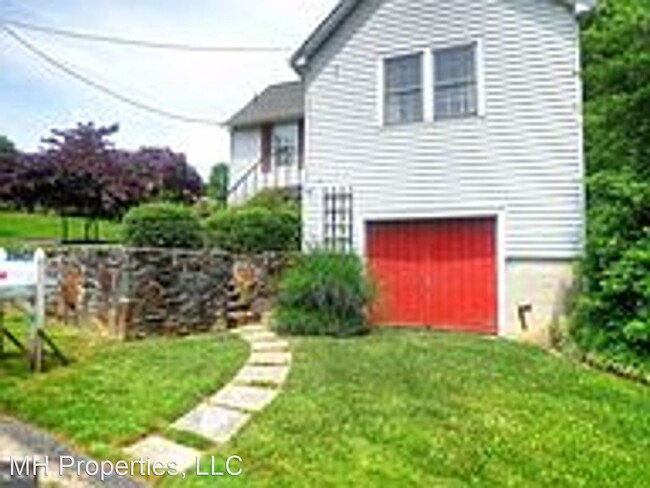 Building Photo - 1 br, 1 bath House - 8338 Bradshaw Road