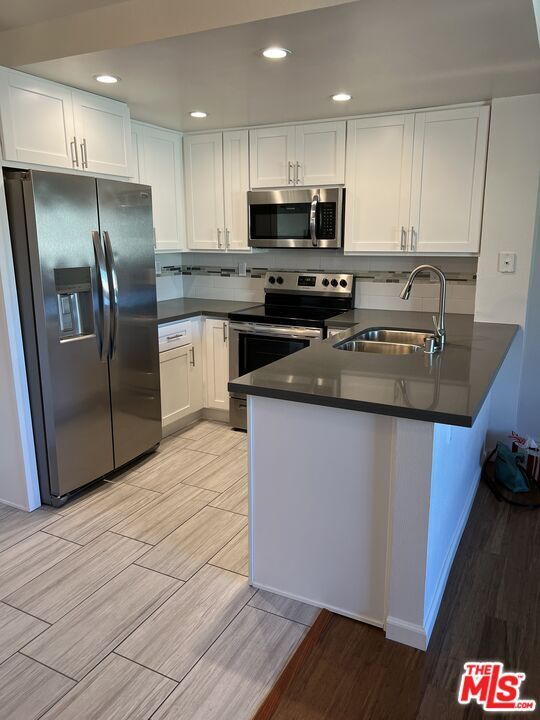 Building Photo - 4810 S La Brea Ave