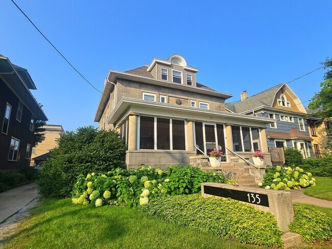 Foto del edificio - 135 Church Ave