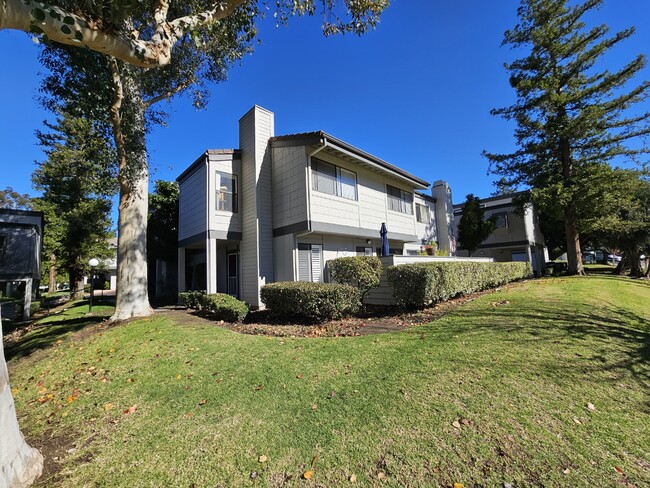Building Photo - 6524 Stoney View Ln