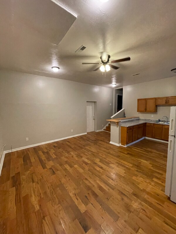 Foto del edificio - 2124 W Jefferson St