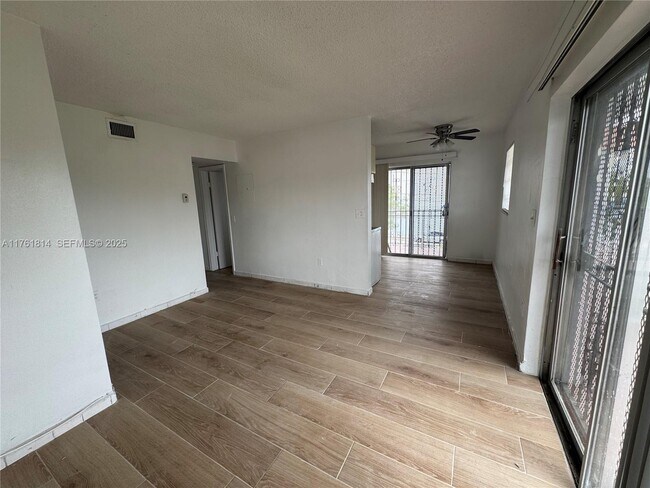 Foto del edificio - 1126 SW 3rd St