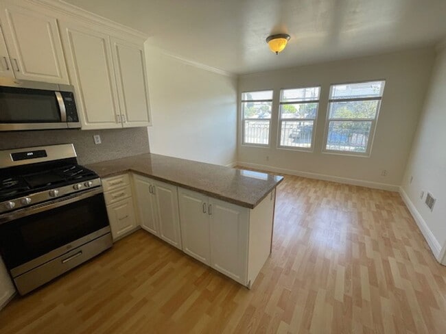 Building Photo - 1515 14th Ave