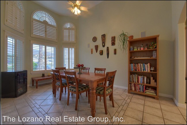 Foto del edificio - 5 br, 3 bath House - 909 Via Descanso Drive