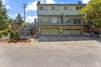 Building Photo - 671 SE 24th Ave