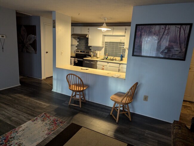 Foto del edificio - 8400 Muldoon Ct