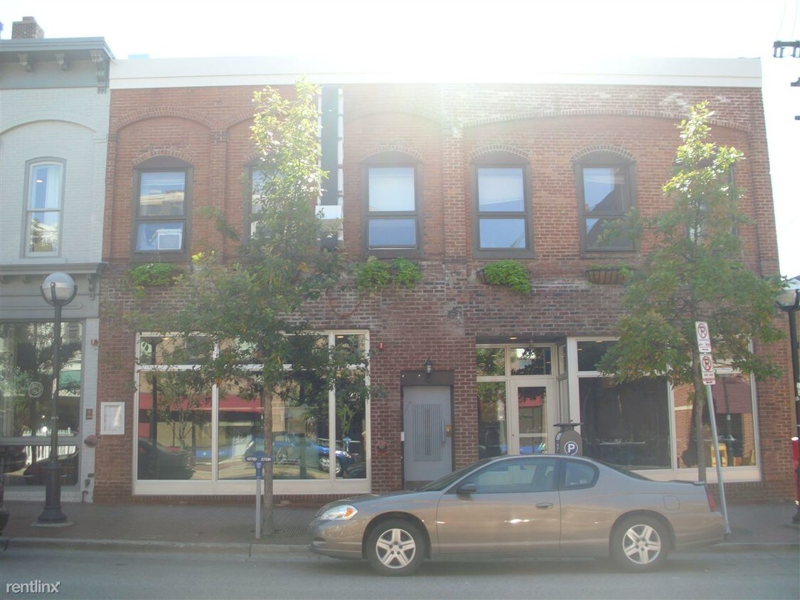 Primary Photo - 214 E Washington St