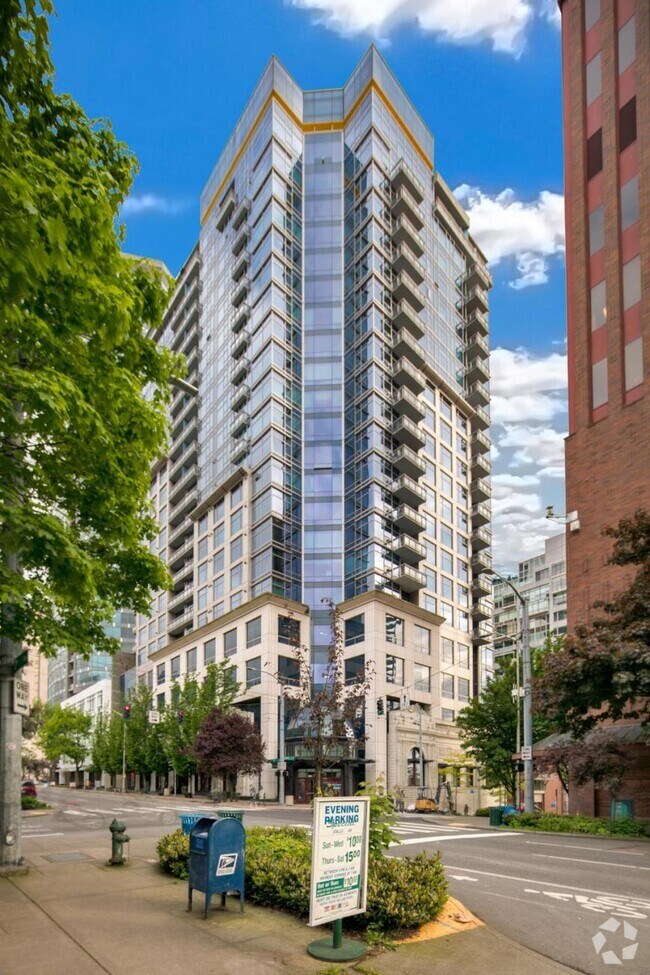 Building Photo - 2033 2nd Ave