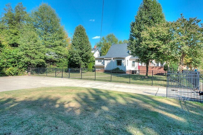 Building Photo - 3500 Hermitage Rd