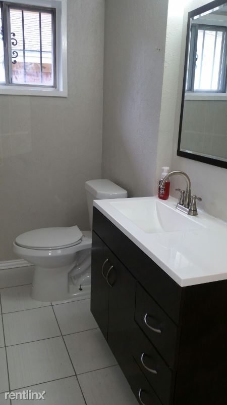 Building Photo - 3 br, 2 bath House - 1332 Gillette St
