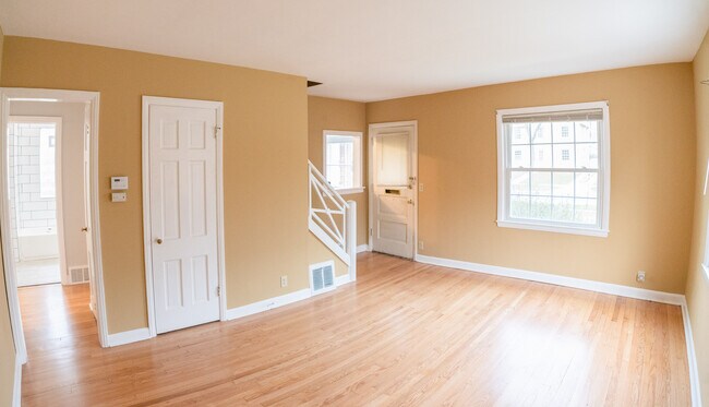 Building Photo - 5027 N Bay Ridge Ave