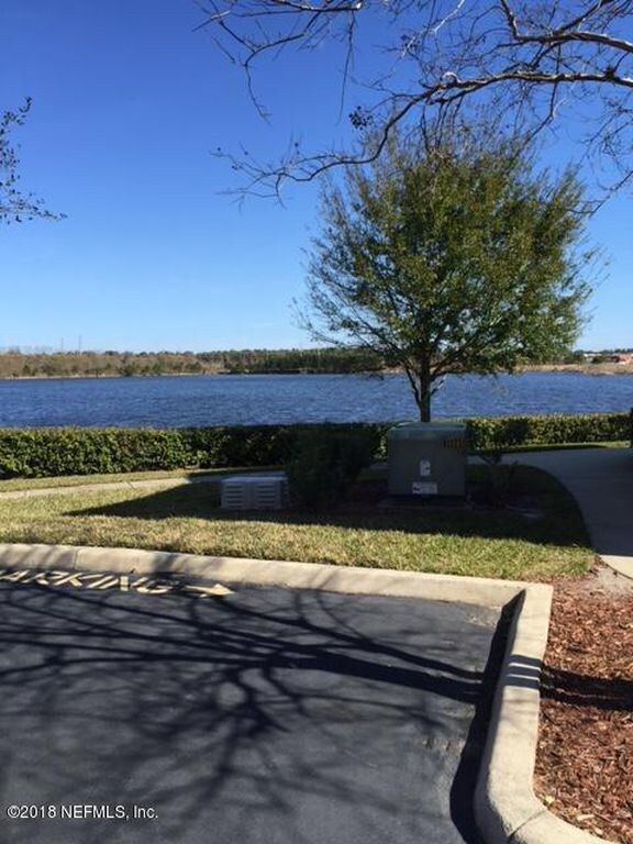 Foto del edificio - 10075 Gate Pkwy N