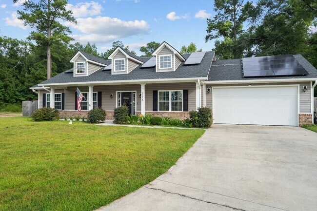 Building Photo - Enjoy Easy Living in This Thoughtfully Designed 3BR Home in Ludowici