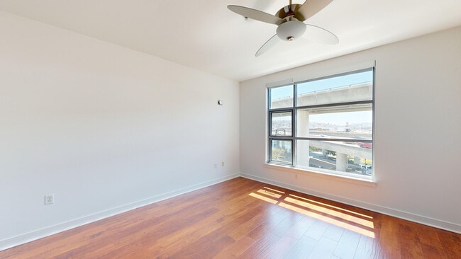 Interior Photo - Edgewater