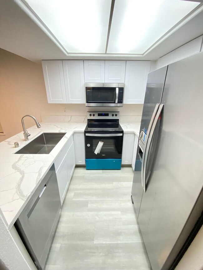 Foto del edificio - Delightful 2BED/2BATH Condo tucked away in a picturesque Henderson community!