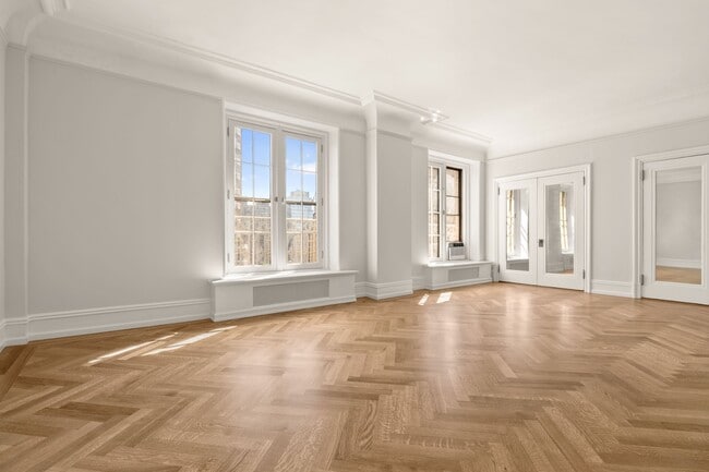 Building Photo - 2109 Broadway