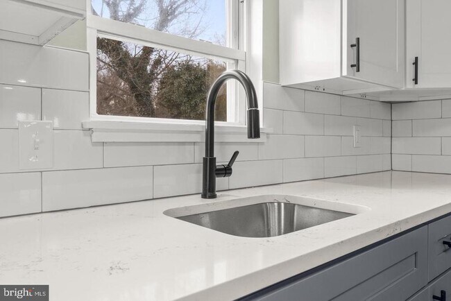 Building Photo - 47 S Academy St