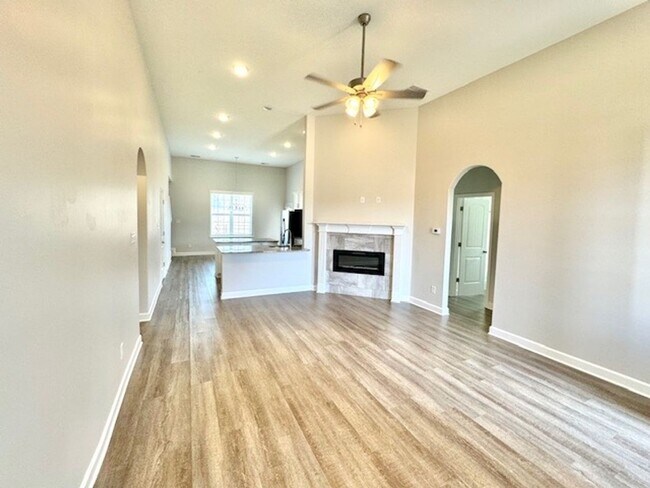 Foto del edificio - MatthewDrive5684