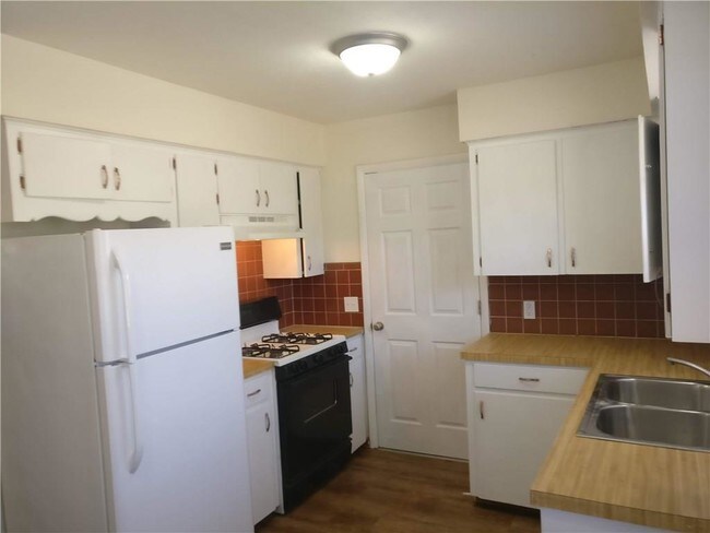 Foto del edificio - 1908 Westwood Ave