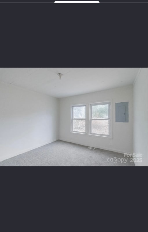 Building Photo - 609 Cedar St